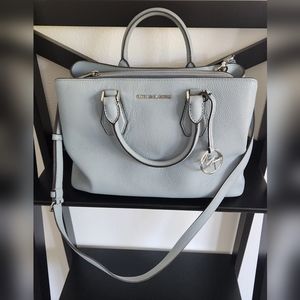 NWOT Roomy Ice Blue Michael Kors purse
